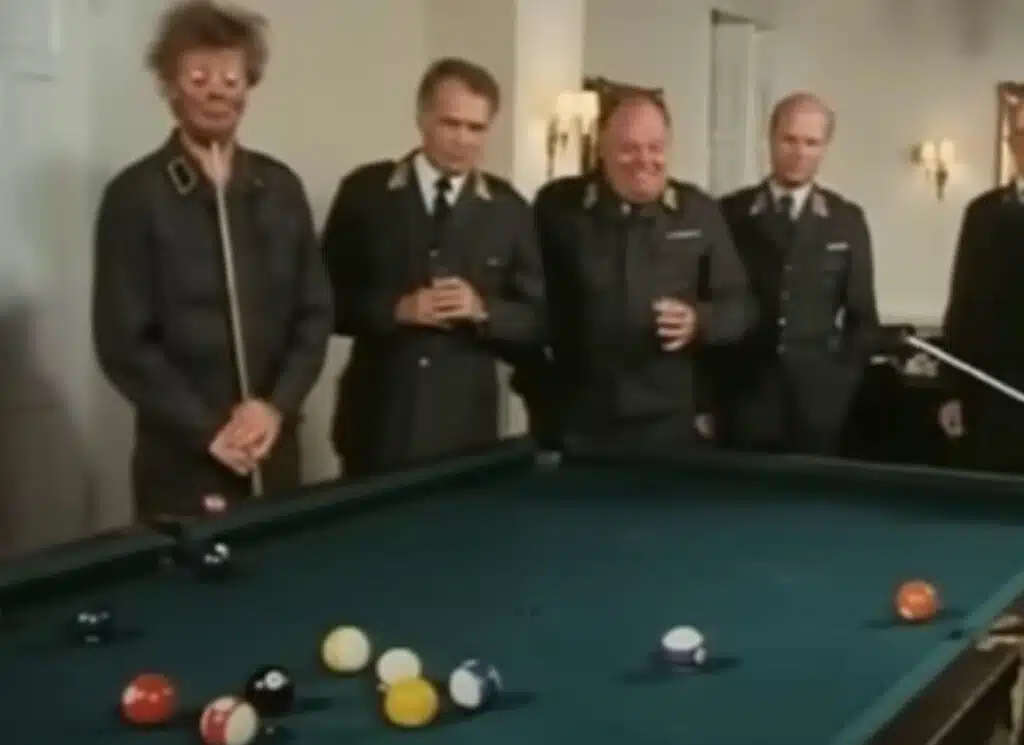 Uuno Turhapurossa nähty biljardikohtaus on yksi parhaista – moni nähnyt kymmeniä kertoja