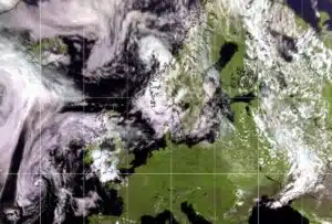 Ylen säälähetyksessä kömmähdys – Anniina Valtonen meni kalpeaksi