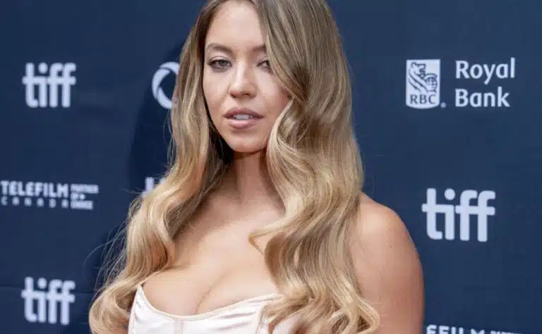 Sydney Sweeneyn liian suurista rinnoista tuli ongelma: "En olisi koskaan..." 6 Sydney Sweeneyn liian suurista rinnoista tuli ongelma: ”En olisi koskaan…”