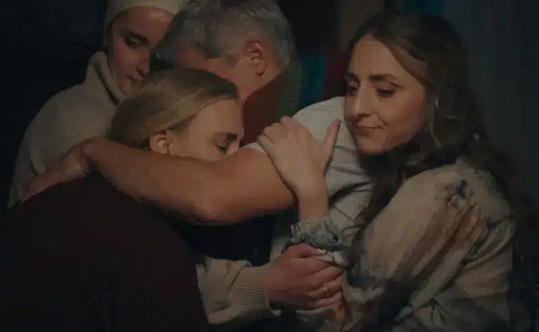 Ylen sarjan herättää kritiikkiä: ”En olisi katsonut, jos olisi varoitettu” 13 Ylen sarjan herättää kritiikkiä: ”En olisi katsonut, jos olisi varoitettu”